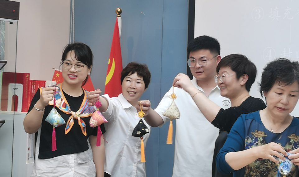 香韻端午，情滿誠(chéng)格——上海誠(chéng)格集團(tuán)工會(huì)組織開(kāi)展端午香囊制作活動(dòng)